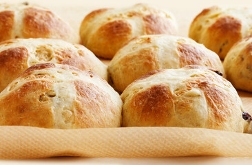 fragrant hot cross buns for the Easter table