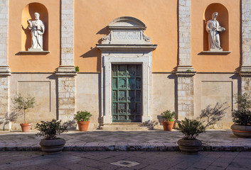 Isola del Liri (Italy) - A little medieval city in province of Frosinone, Lazio region, famous per del waterfalls in the historical center, built on a island of Liri river
