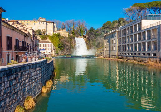 Isola del Liri (Italy) - A little medieval city in province of Frosinone, Lazio region, famous per del waterfalls in the historical center, built on a island of Liri river
