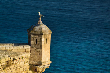 Vista de una torre del Castillo Santa Barbara