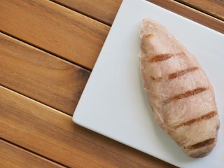 냉동상태의 구운 닭 가슴살, 냉동식품 