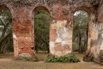 Fototapeta premium arch brick wall broken