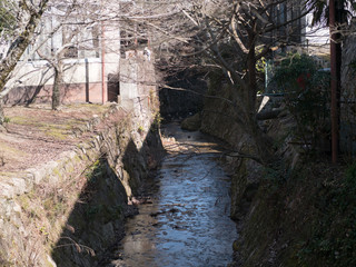 住宅街の水路