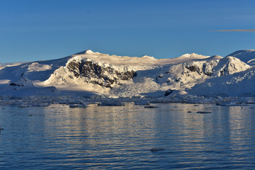 Obraz premium the amazing High arctic and antarctic