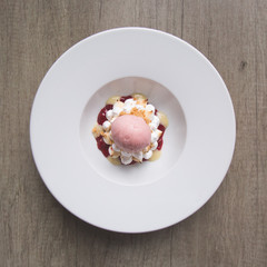 ice cream meringue dessert