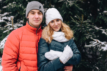 winter couple in city park