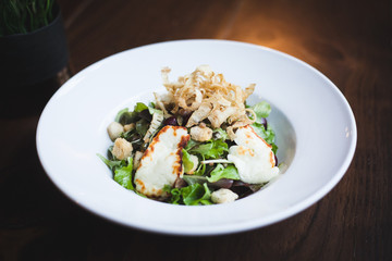 halloumi salad