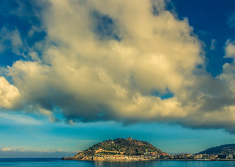 Fototapeta premium Dramatic clouds above San Sebastian in the late afternoon