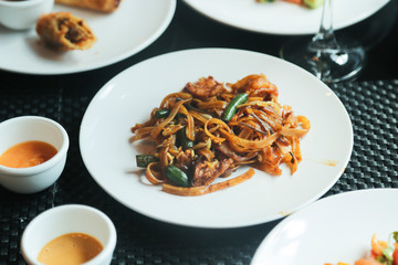 Duck fried noodles