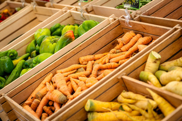 carrots paprika pepper market