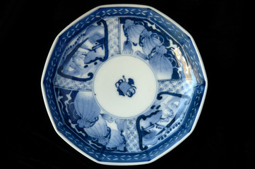 Japanese Imari porcelain dishes dating from late Edo to early Meiji era