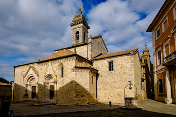 Fototapeta na wymiar San Quirico d'Orcia Collegiata dei Santi Quirico e Giulitta