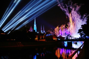 Dominsel Breslau Feuerwerk Laser