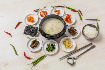 ソルロンタン　韓国のスープ　Korean white soup Seolleongtang