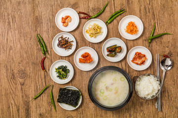 ソルロンタン　韓国のスープ　Korean white soup Seolleongtang