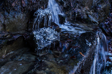 wodospad zimą  © wedrownik52