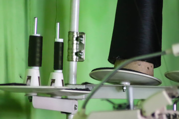 sewing machine thread - Image