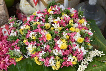 Fleurs au marché de Madurai, Inde du Sud