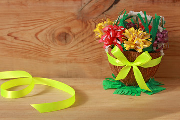 Basket with paper flowers, Spring DIY
