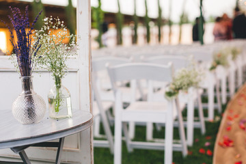 newlyweds just married chairs