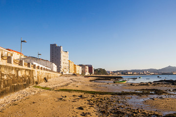 Fototapeta na wymiar Vilagarcia de Arousa seafront