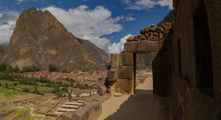 Fototapeta na wymiar Diez Hornacinas, ,Polygonal masonry at Ollantaytambo archaeological site at Cuzco province, Peru