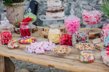 Fototapeten sweets candy bar weddings, goodies © saragraphika