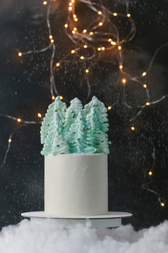Cake with pine tree frosting