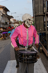 Beaucoup de rythme au carnaval de Cayenne en Guyane française
