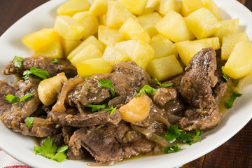 Hígado encebollado