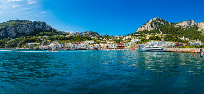 Italy, Campania, Gulf of Naples, Capri, Panoramic view of Marina Grande