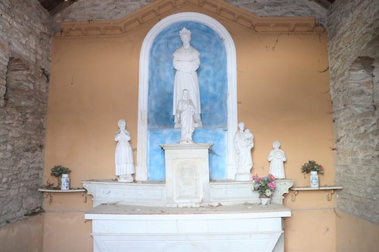 NOTRE DAME DE LA SALETTE - VILLAGE MEDIEVAL DE CREMIEU - ISERE - RHONE ALPES