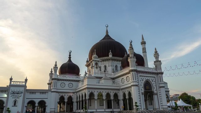 KUALA LUMPUR, MALAYSIA - 24th JAN 2019; 4K Time lapse of moving cloud over mosque Zahir in Kedah, Malaysia.