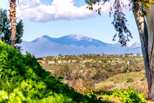 SAddleback peak in Orange County CA after a big winter snowfall