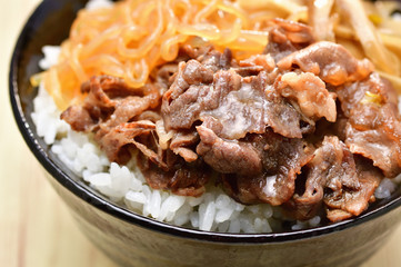 すき焼き丼