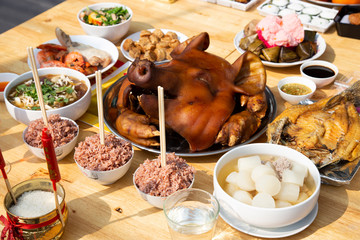 Food for offerings to pay respect god