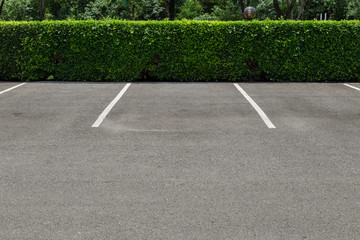 Obraz premium Empty parking with white marking line