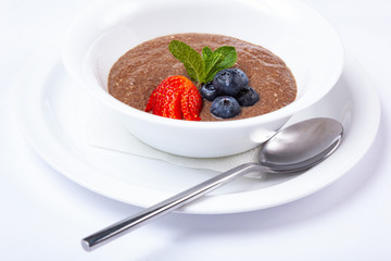 Flax porridge with berries