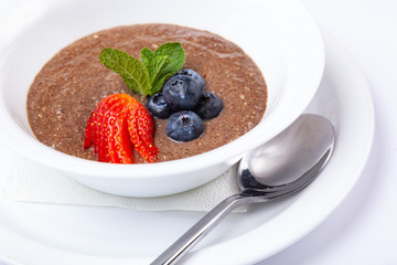 Flax porridge with berries