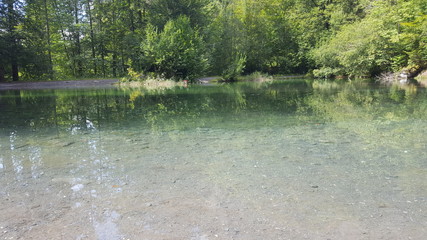 Petit lac de montagne