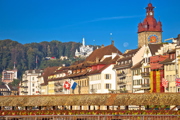 Naklejka premium Luzern and Reuss river waterfront and famous landmarks view