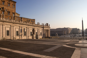 Fototapeta na wymiar St. Peter's Basilica in Rome, Vatican City at the first light of the morning