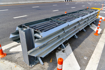 Crash Cushion on the road. Anchorless Non-Redirective Impact Attenuator.