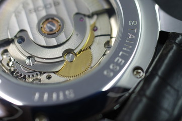 機械式自動巻き腕時計のキャリパー