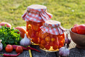 Image with canned tomatoes.