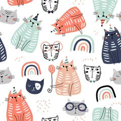 Behang Katten Naadloos kinderachtig patroon met grappige kleurrijke katten en ranbogen. Creatieve Scandinavische kinderen textuur voor stof, verpakking, textiel, behang, kleding. vector illustratie