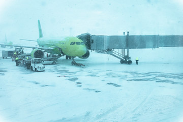maintenance of green transport aircraft in snowy weather
