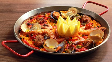 Paella valenciana de marisco