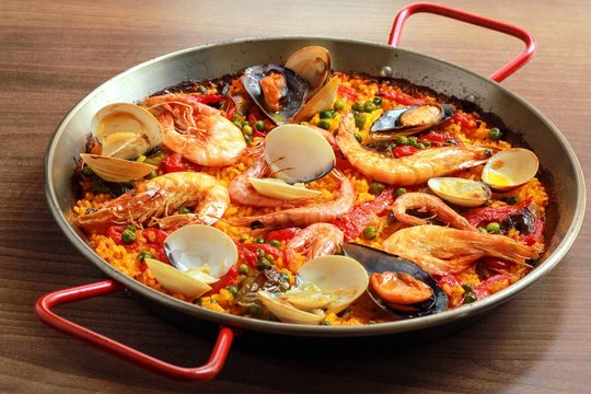 Paella valenciana de marisco