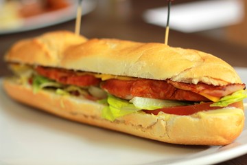 Bocadillo de pollo y bacon 